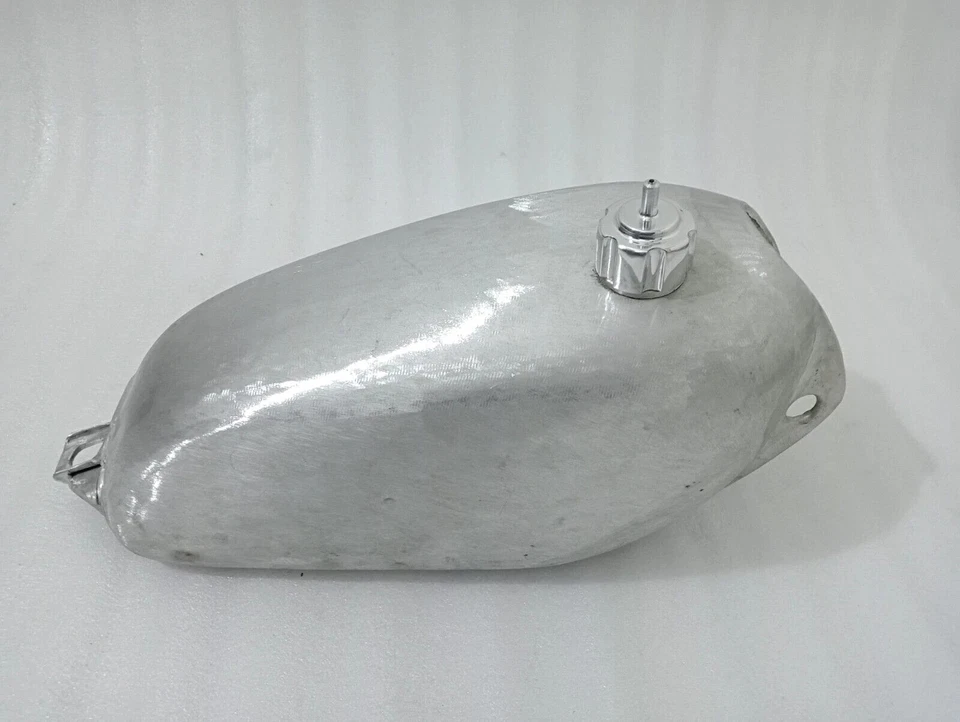 Honda CR250M CR 250M 1973 Elsinore aluminio sin tanque de gasolina pulido + tapa Foto 2 de 4