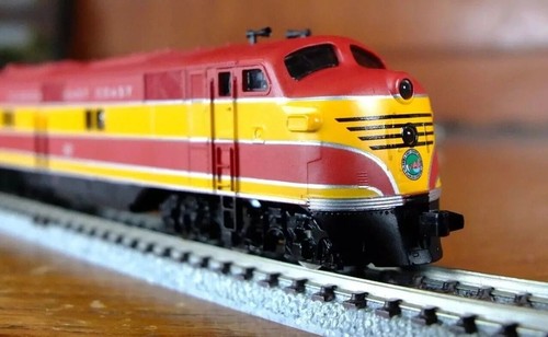 Life Like 7030 Spur N EMD E7 Diesellok in Florida East Coast Lackierung | Zustand: Used