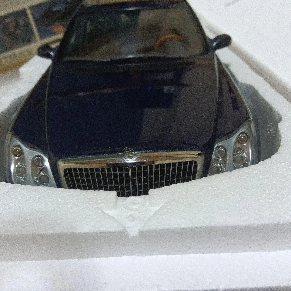 AutoArt 1/18 Maybach 57 SWB Cote dAzur Blue Dark Luxury Display Model - Image 4 of 4
