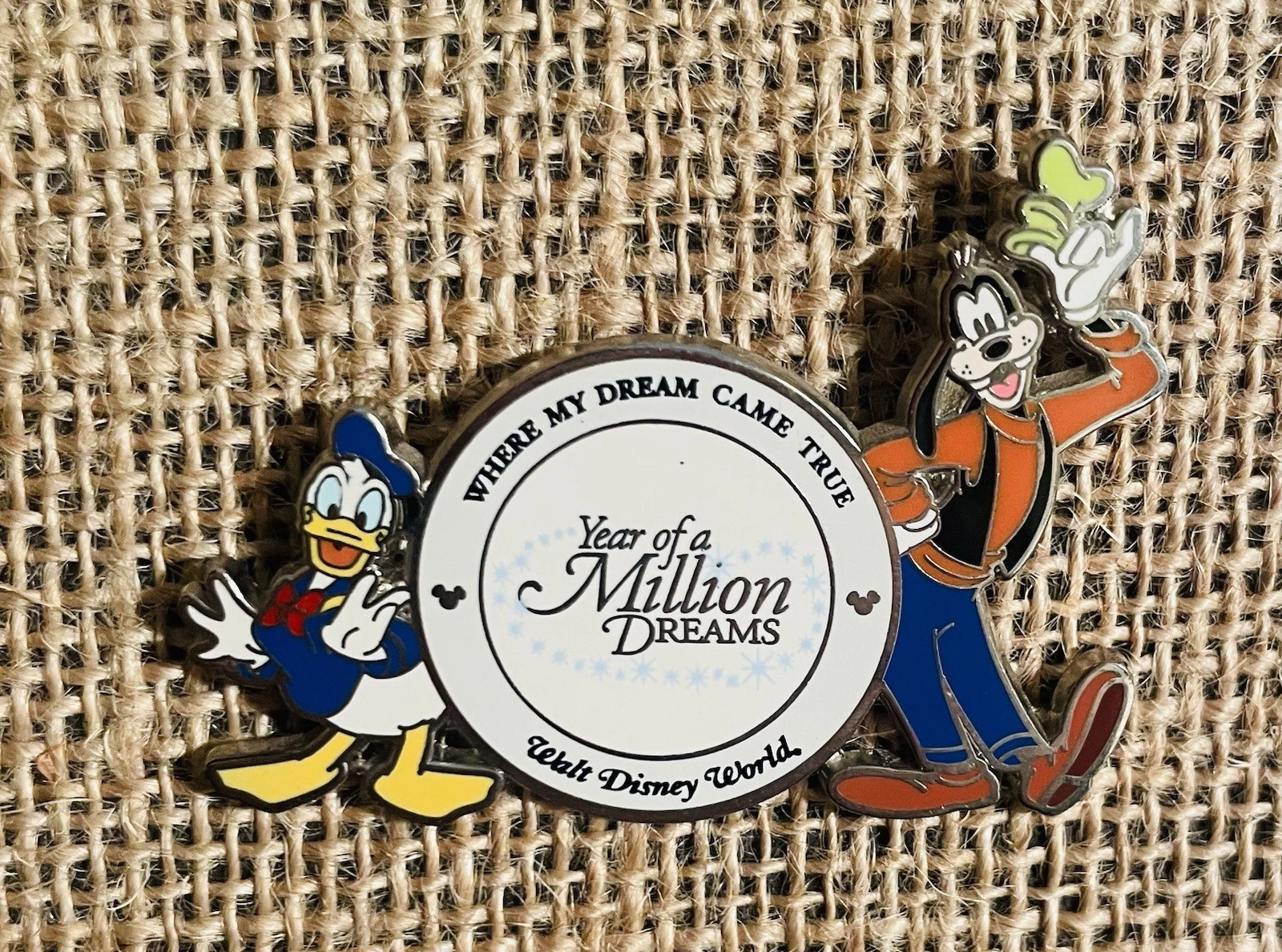 Disney Donald Duck & Goofy Year Of A Million Dreams Trading Pin