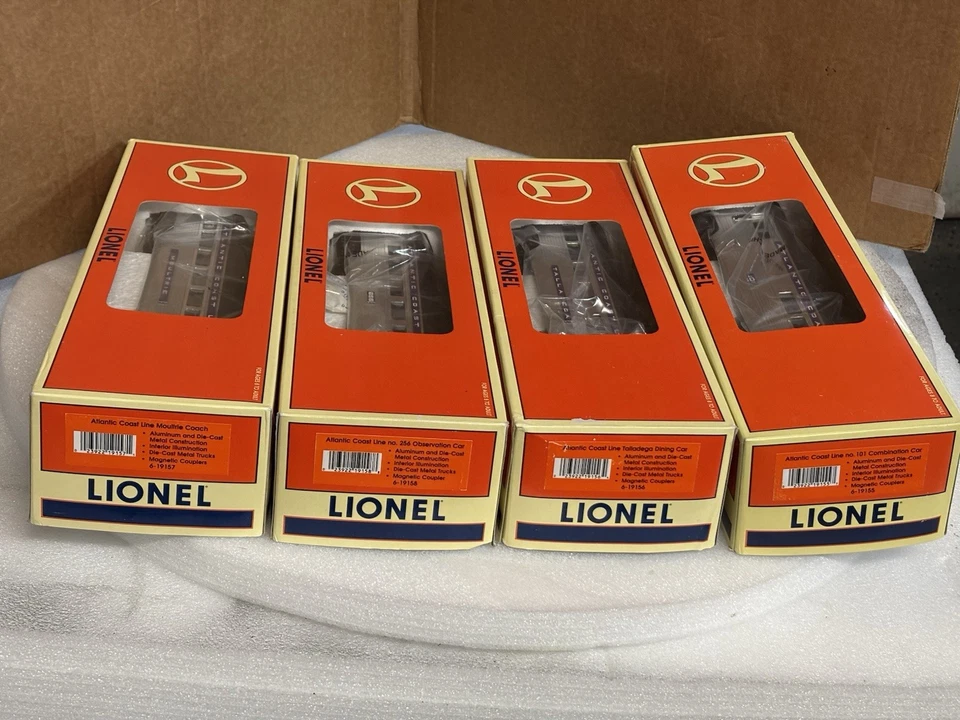 Lionel 6-19155, 6-19156, 6-19157, 6-19158 Atlantic Coast Line ACL Passenger Cars - Image 3 of 4