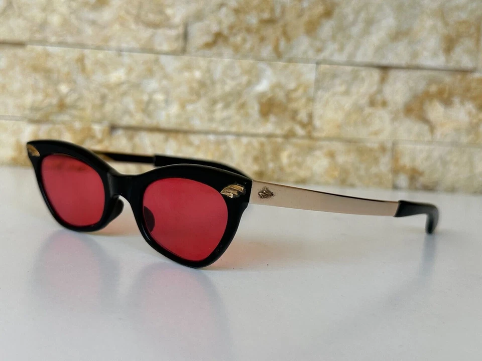 GAFAS DE SOL VINTAGE OJO DE GATO DE LOS AÑOS 50 HECHAS EN FRANCIA DORADAS ROJAS MEDIADOS DE SIGLO DAMAS RARAS Foto 4 de 4