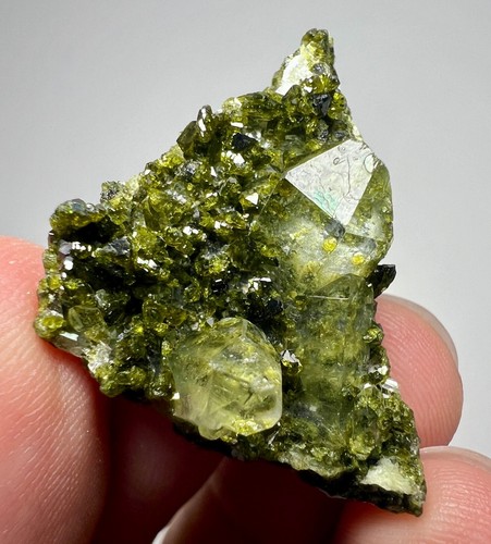 34 Karat voll abgeschlossene Quarzkristalle auf Epidot Kristallen Bündel @PAK - Bild 4 von 12