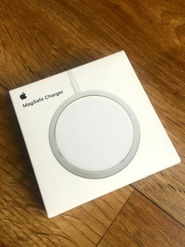 Apple MagSafe - Chargeur induction sans fil MHXH3ZM/A A2140 AirPods/iPhone NEUF - Photo 1 sur 6