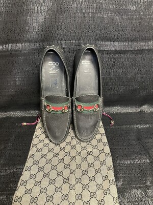 Woman's Gucci shoes size 38 Model # 263577 Black, (Green Woman's Gucci shoes size 38 Model # 263577 Black, (Green