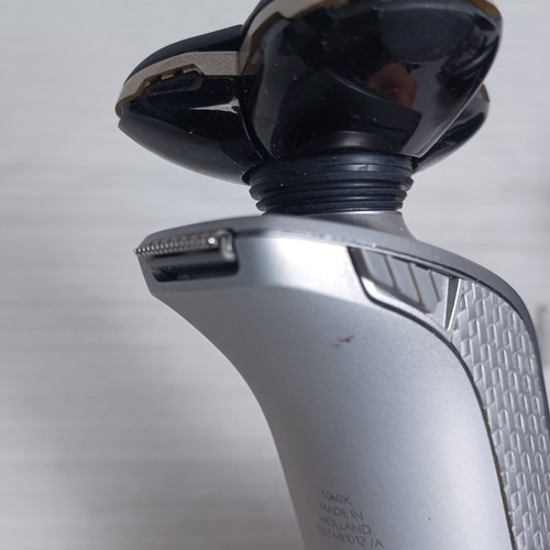 Philips Norelco Arcitec 1060X Cordless Wet Dry Shaver Razor & Charger TESTED - Picture 6 of 9
