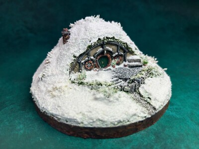 Handmade Miniatur LOTR Hobbit Loch, Bilbo Modell - 1:160 - CHRISTMAS SNOW EDITION