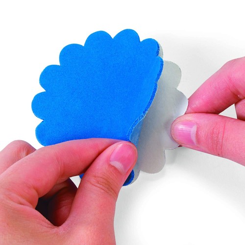 Snowflake Foam Ornaments Craft Kit - Crafts for Kids and Fun Home Activities - 第 3/3 張圖片