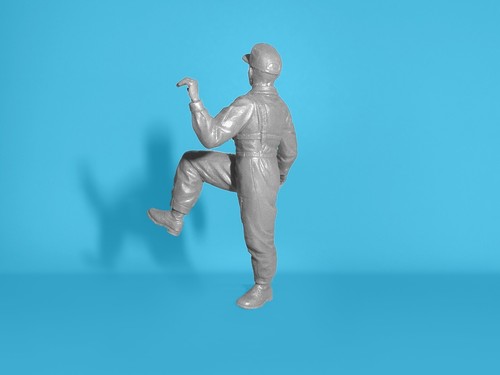 Pilotos de Estados Unidos (1960-1970) Sikorsky CH-54A Campana AH-1G Cobra ICM 53101 Escala Kit 1:35 - Imagen 17 de 19