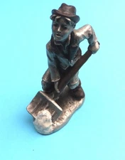 Hudson Pewter Villagers ~ MARK  ~ SHOVELING SNOW -  #5928