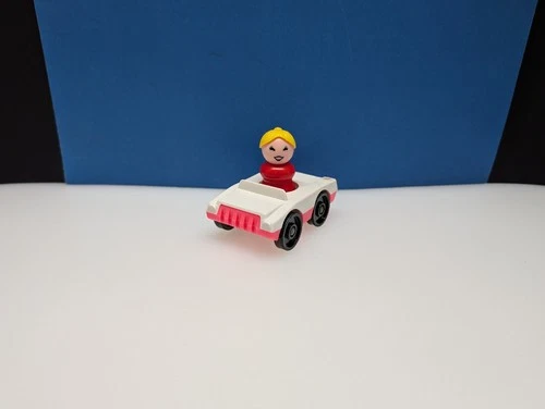 Vintage Fisher-Price Little People HTF Pink Beauty Salon Car VGUC Plus Red Mom