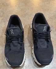 Women s On Cloud 5 Running Shoes. Size 7