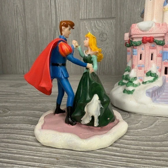 Damaged Vintage rare brass key Disney sleeping beauty castle Christmas village - Image 2 of 4