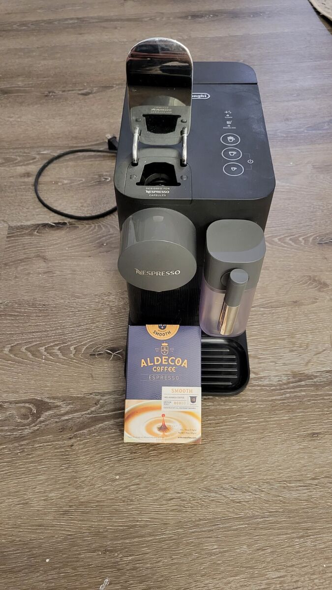 DeLonghi EN500B Nespresso Lattissima One Coffee Espresso DeLonghi EN500B Nespresso Lattissima One Coffee Espresso