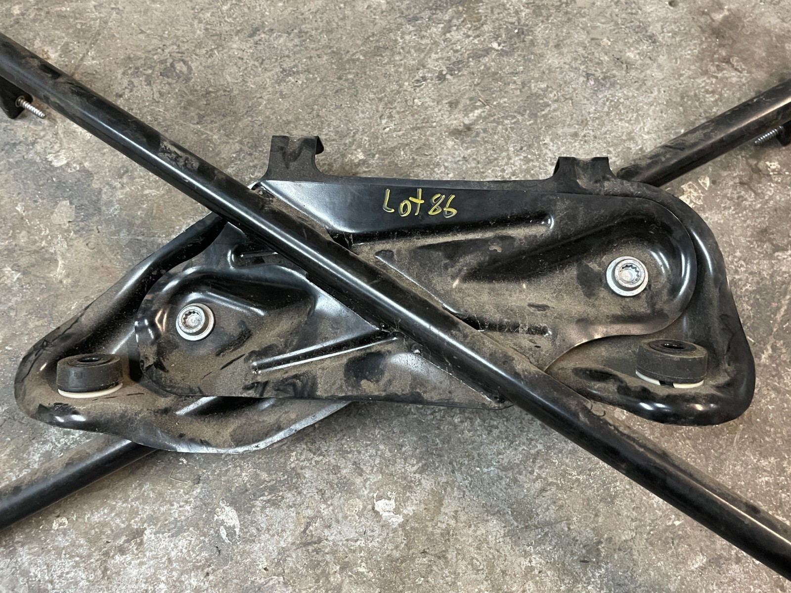 2017 AUDI R8 PLUS REAR TRANSVERSE SUPPORT MOUNT BRACKET ASSMBLY OEM 4S0 813 906
