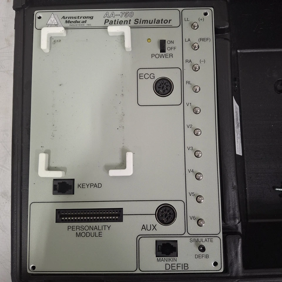 Simulador de paciente Armstrong Medical Industries, Inc. AA-750 Foto 2 de 4