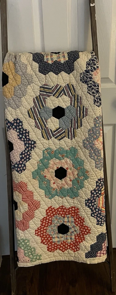 Vintage Handmade Grandmothers Flower Garden Pattern Cotton Quilt 74X66 Barn Find - Image 3 of 4