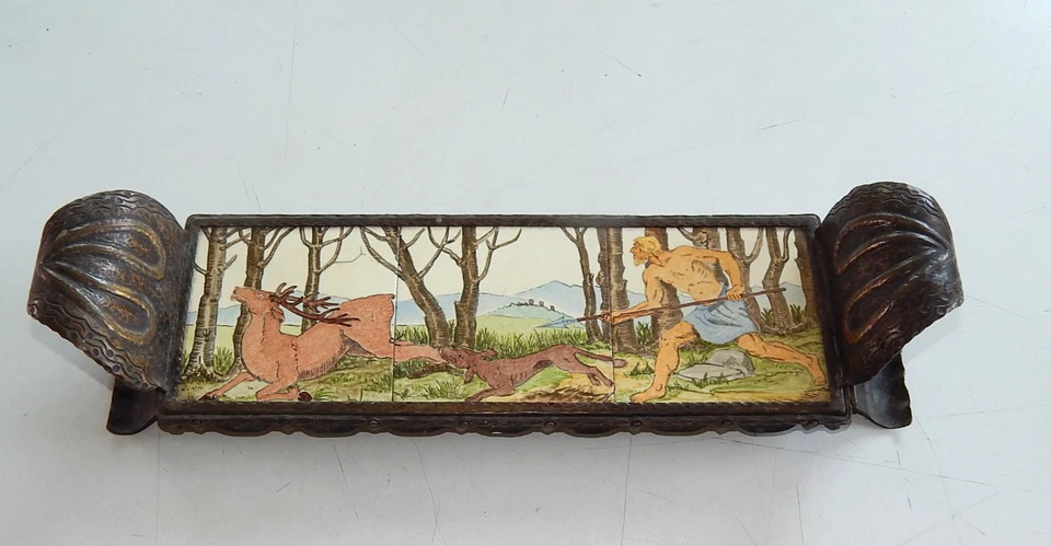 ARTS & CRAFTS  tray Tablett Kupfer geschmiedet handbemalte archaische Jagdszene - Bild 1 von 4