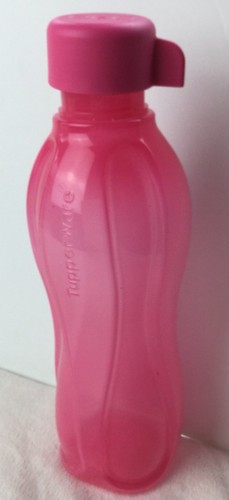 Tupperware ECO Water Bottle 16 oz/500ml Pink with Screw Top New - Picture 1 of 3