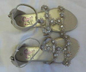 olivia miller girls sandals
