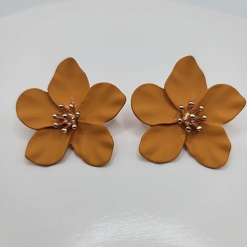 Burnt Yellow Large Flower Pierced Earrings - Picture 2 of 21