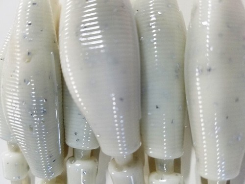 CHATTERBAIT,BLADED JIG,SWIM JIG TRAILER-4' WHITE-SILV FLAKE 10 PACK GARLIC+SALT - Picture 2 of 2