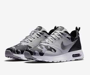 Nike Air Max Tavas YTH Rosso Taglia UK 5 Nike Air Max Tavas YTH Rosso Taglia UK 5