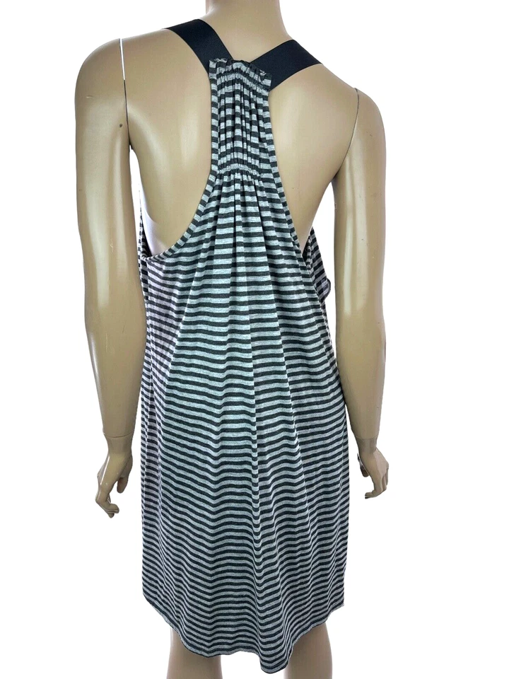Vestido Tiana B. Sin Mangas Talla L Espalda Corredora Gris Rayas Volantes Delantero Foto 2 de 4