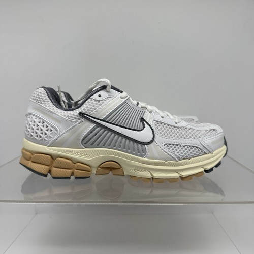 Brand New Women’s Nike Zoom Vomero 5 Summit White Shoes FJ2028-101 Size 10