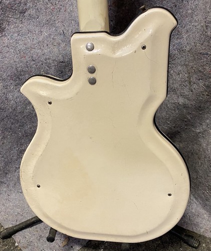 VINTAGE NATIONAL BASS GUITAR - Picture 4 of 6