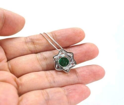 Round Cut Simulated Green Emerald Stunning Star Pendant In 14k White Gold Plated - Picture 3 of 6