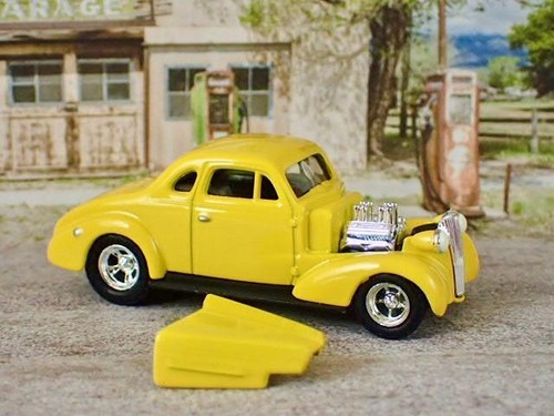 Hot Rod 1937 Chevrolet Deluxe V-8 Coupé Street Rod échelle 1/64 édition limitée O
