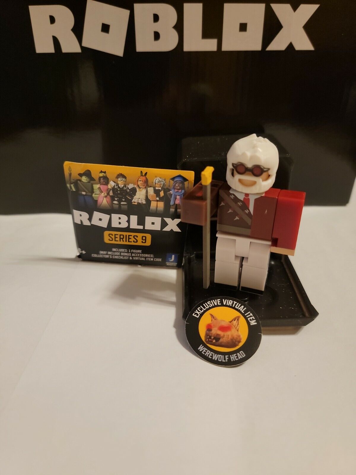 ROBLOX CELEBRITY SERIES 9 WEREWOLF MYSTERY: INVENTOR WEREWOLF HEAD