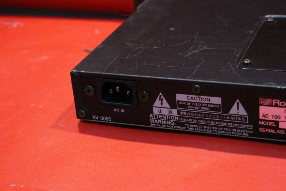 USED Roland XV 5050 64 Voices Synthesizer Module Rack U2317 240702