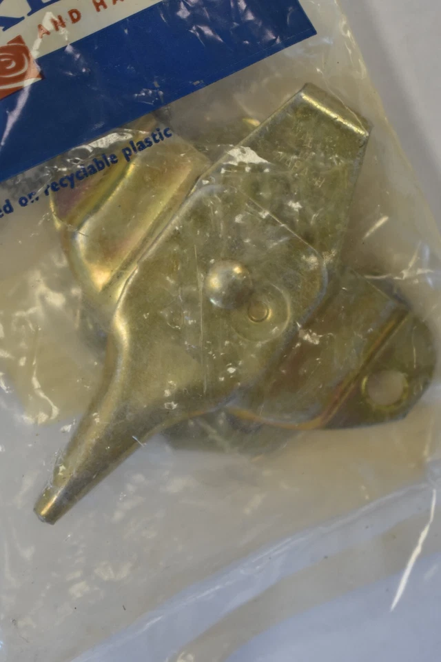 Rockler Align-N-Lock Table Leaf Lever Lock Striker Hardware Tool Yellow Zinc - Image 2 of 4