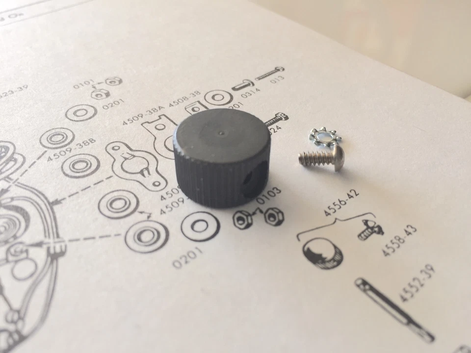 Perilla de interruptor de panel de instrumentos Harley Knucklehead WL UL 1943-46 Parkerized 4556-42 Foto 2 de 2