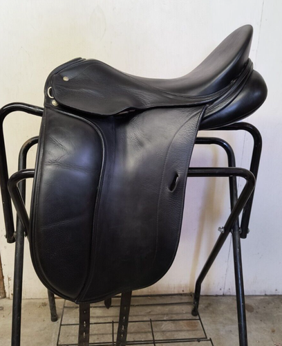 Schleese "Jes Elite" Black Dressage Saddle-17.5"-wide tree-superb condition!! - Picture 2 of 10