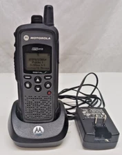 Motorola DTR410 Dtr 410 2 Way Radio 900MHz Talkie  Charger Belt Clip * WARRANTY