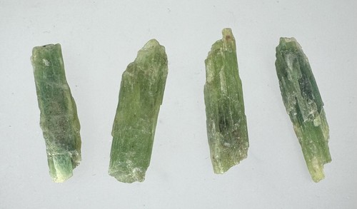 Lot blau-grüne DISTHENE (9.46gr) Kyanit Blue Green KYANITE Crystals, Tanzania - Picture 1 of 2