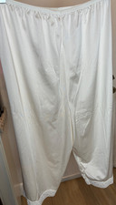 VTG 90  s Vanity Fair Women  s Large 100 Nylon Laced PJ Pants / Pettipants M 28  