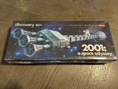 Moebius Models 2001 Space Odyssey: Discovery Spacecraft 1:350 Model Kit