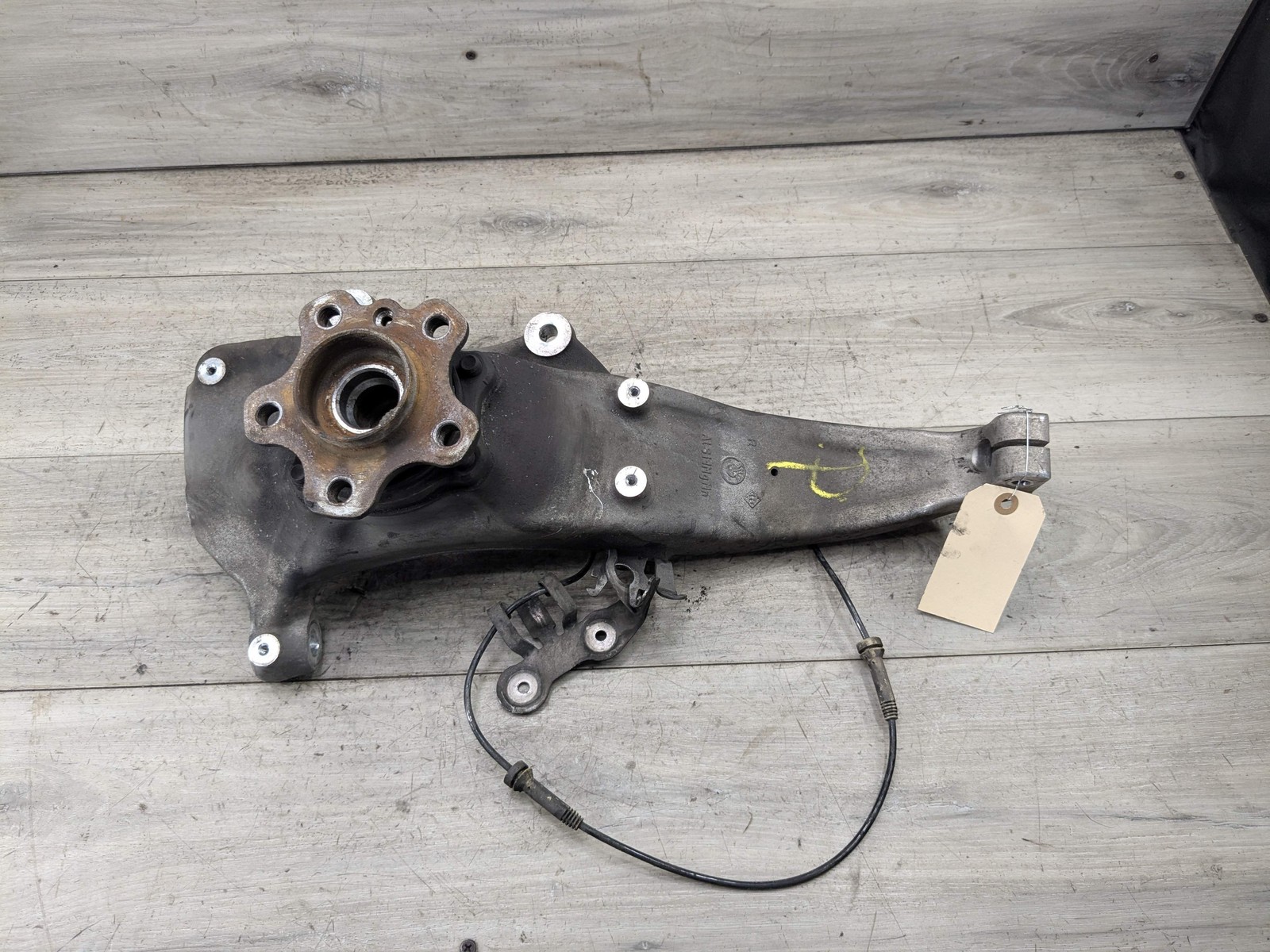 OEM BMW G30 530 540 M550 AWD Front Right Passenger Hub Spindle Knuckle Bearing