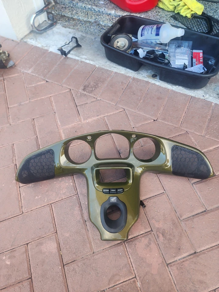 01-05 Honda Goldwing 1800 GL1800 tablero delantero calibre embellecedor cubierta 64240-MCAA-0000 Foto 2 de 3