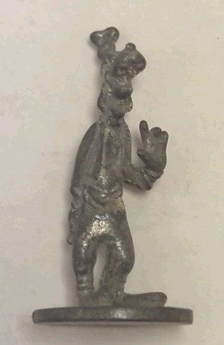 (4) Disney Scene It 1st Edition DVD Game Replacement Metal Game Tokens about 1" - Picture 6 of 9