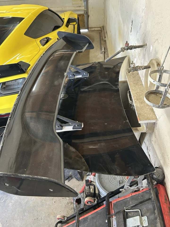 2010-2020 Nissan GTR R35 OEM Rear Trunk Lid With Wing - Image 4 of 4