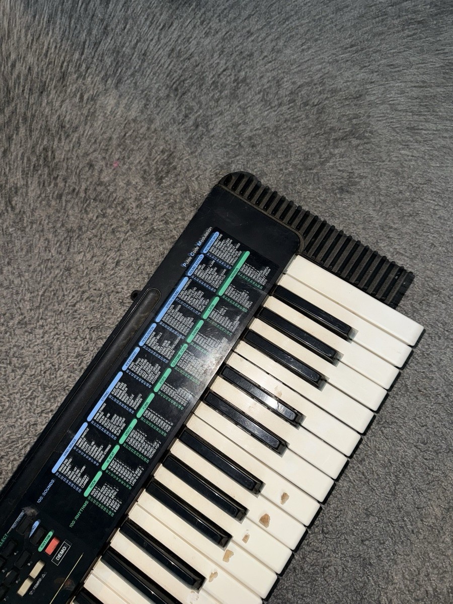 Realistic Concertmate 670 Electronic Keyboard 100 Sounds 100