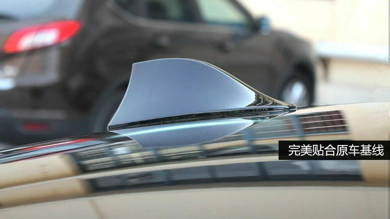 Антенна воздушная сигнальная AM/FM радио на крыше автомобиля черная беспроводная в стиле акульих плавников - Изображение 3 из 4