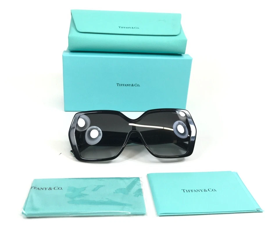 Tiffany & Co. Gafas de sol TF4219 8001/3C monturas negras doradas con protector gris degradado Foto 2 de 4