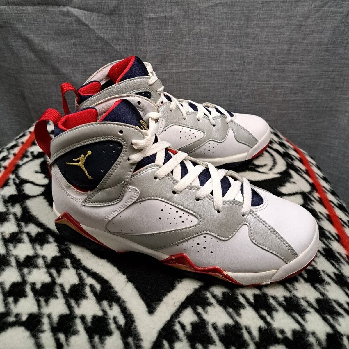 Nike Air Jordan 7 Retro Sneakers Youth Size 6.5 Y 304774-135