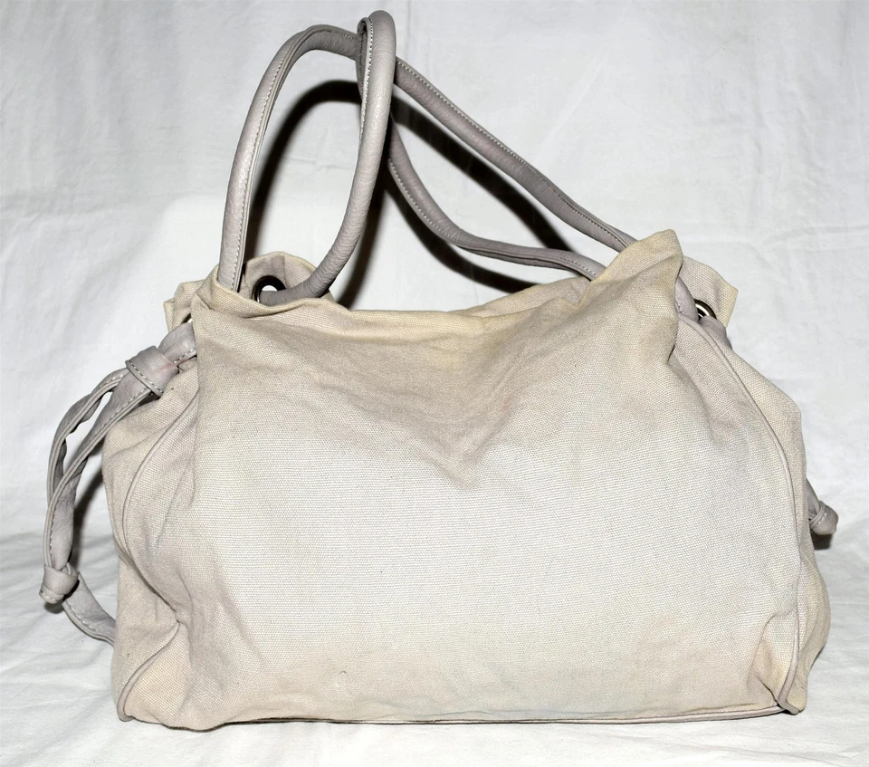 Bolso de Hombro Mariposa Samantha Gris Algodón Lona e Imitación Cuero Tachonado Flores Foto 2 de 4